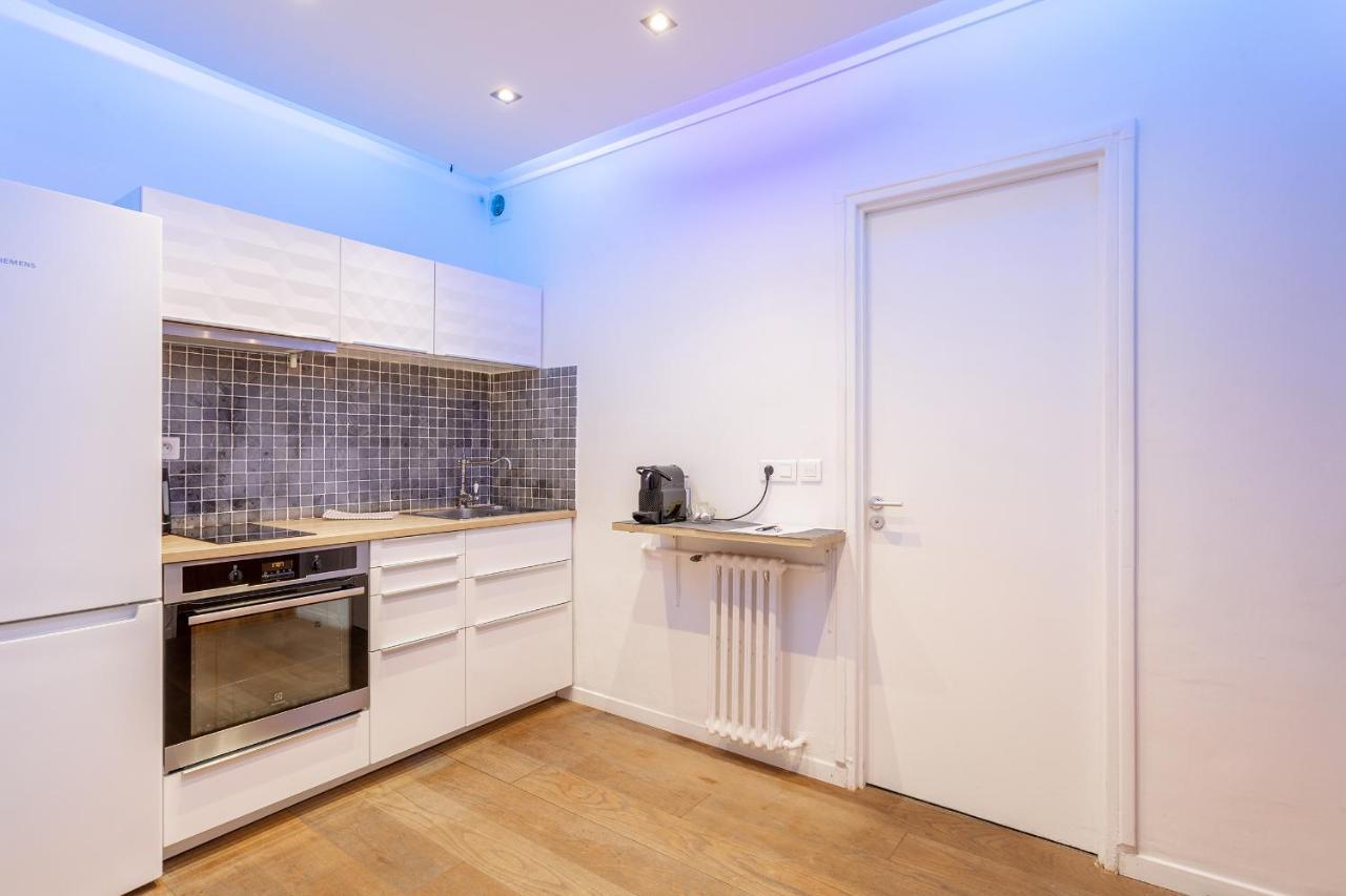 Victor Hugo Flat * Paris